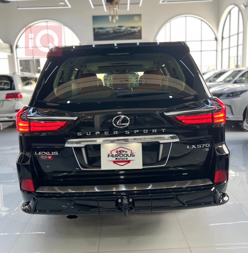 Lexus LX